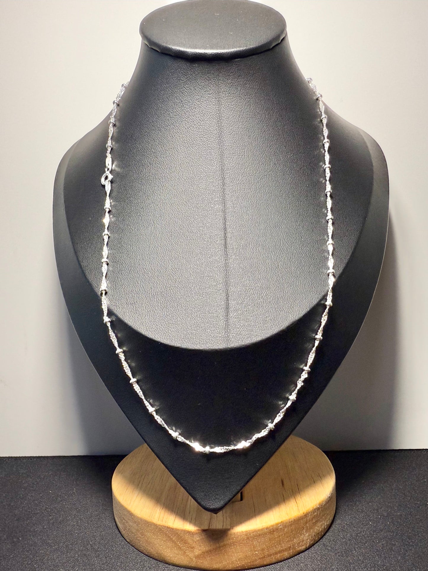 Twisted Elegance Chain