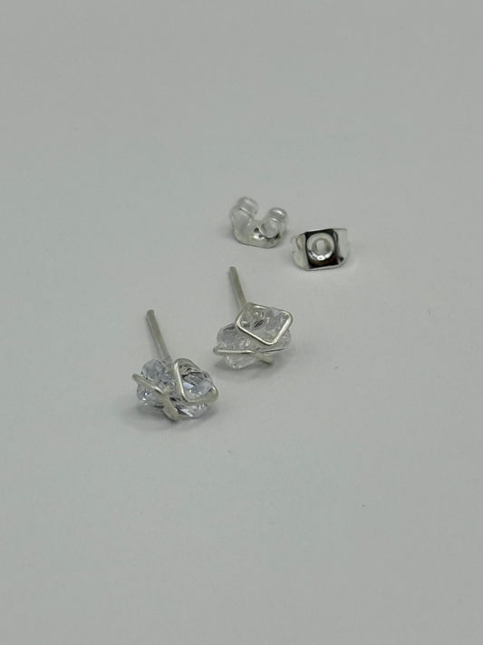 Small Unique Stud