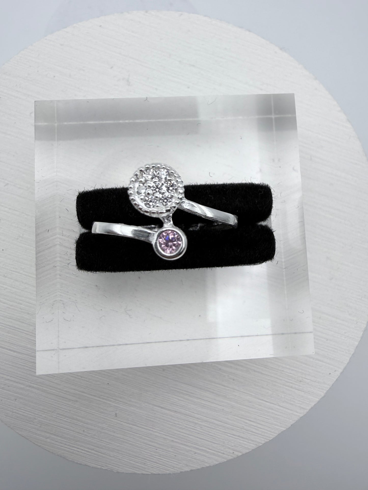 2 Round Circle Ring